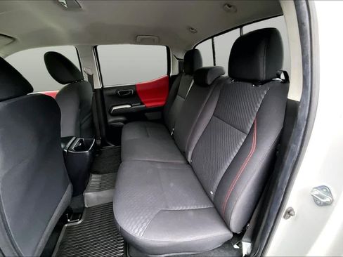 Certified 2023 Toyota Tacoma SR5 AWD/4WD image 19