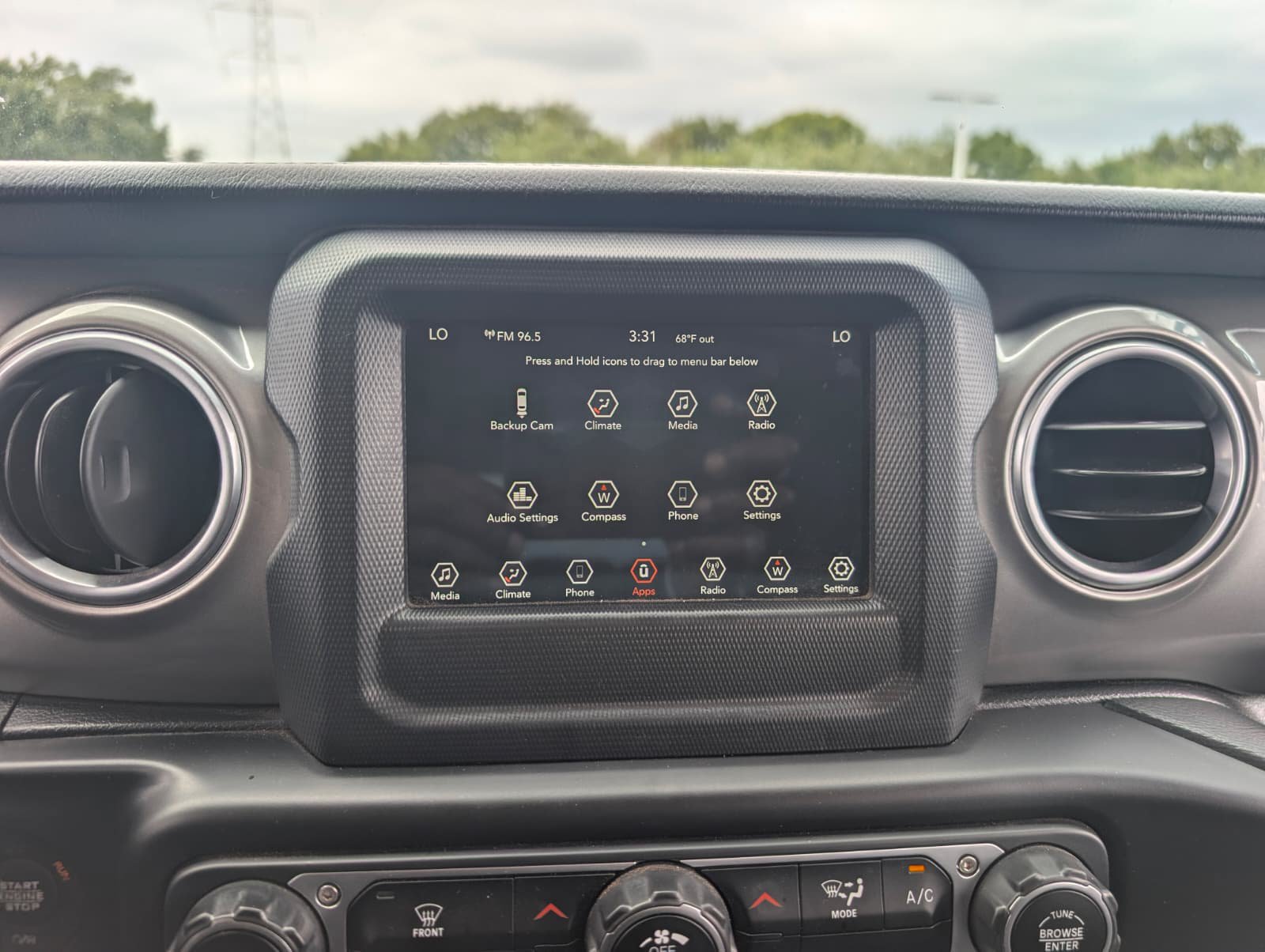 Used 2020 Jeep Wrangler Unlimited Sahara AWD/4WD image 15