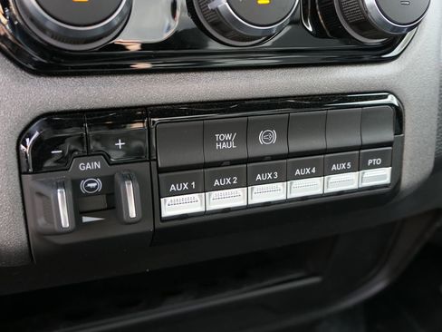 New 2026 RAM 3500 Tradesman w/ Chrome Appearance Group image 21