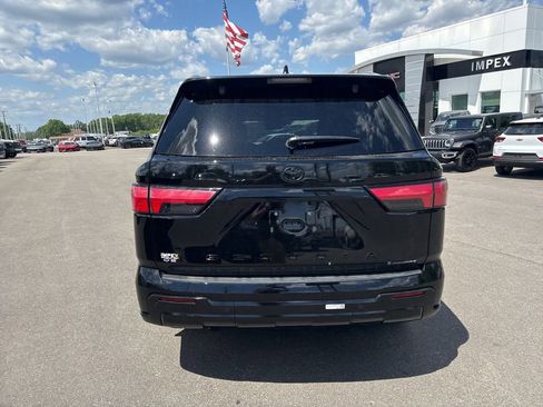 Used 2026 Toyota Sequoia Platinum AWD/4WD image 4