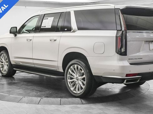 Used 2022 Cadillac Escalade ESV Premium Luxury image 5