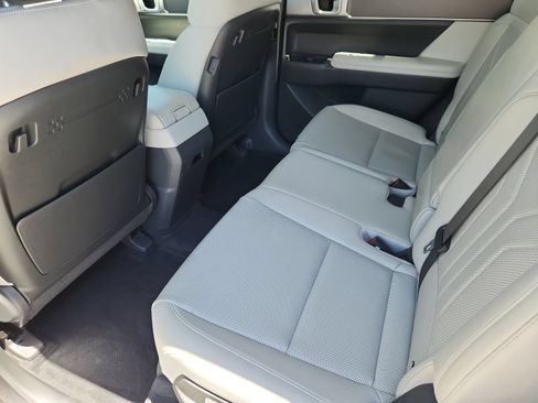 Used 2025 Hyundai Santa Fe SEL AWD/4WD image 11