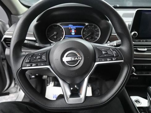 Used 2024 Nissan Altima 2.5 SV image 31