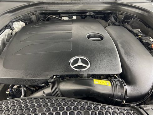Used 2022 Mercedes-Benz GLC 300 4MATIC image 24