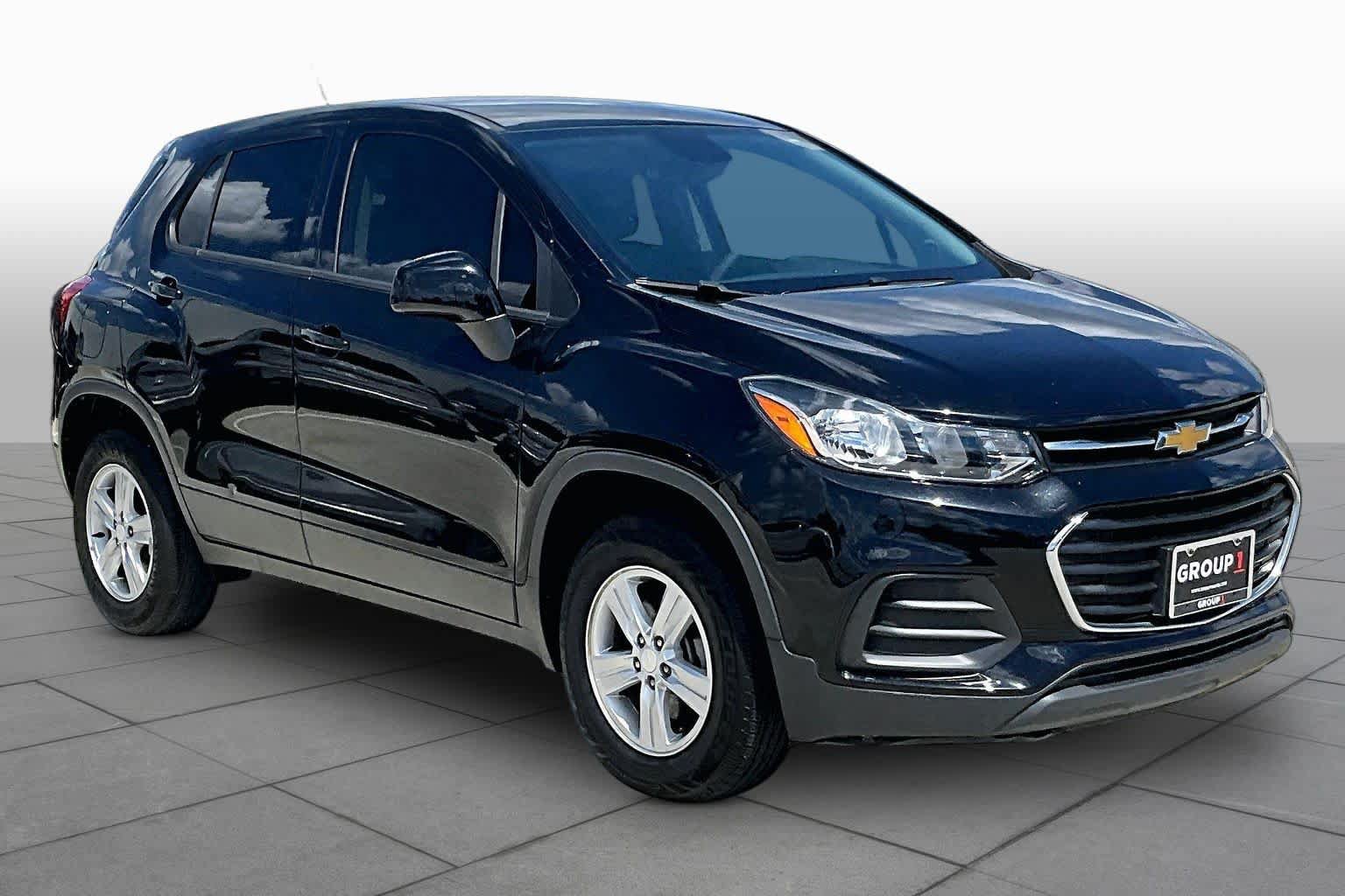 Used 2020 Chevrolet Trax LS w/ Tint and Cruise Package AWD/4WD image 3