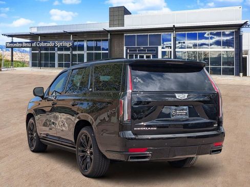 Used 2024 Cadillac Escalade Sport Platinum w/ Heavy-Duty Trailer Package AWD/4WD image 5