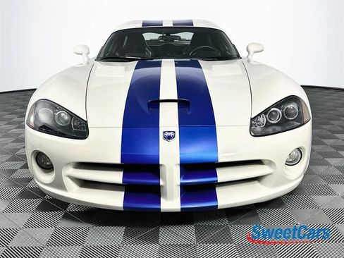 Used 2006 Dodge Viper SRT-10 w/ VOI9 Edition RWD image 2