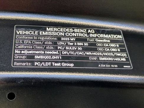 Certified 2025 Mercedes-Benz GLC 300 image 23