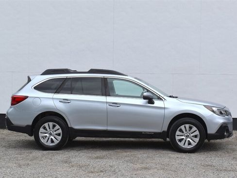 Used 2018 Subaru Outback 2.5i Premium AWD/4WD image 6