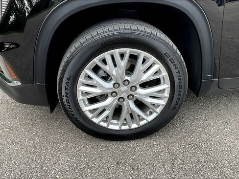 Used 2024 GMC Acadia Elevation image 12