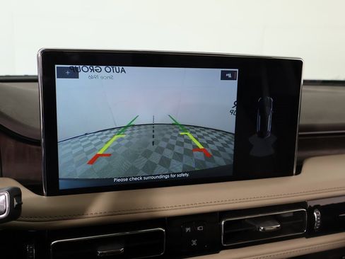 Used 2022 Lincoln Nautilus Reserve w/ Luxury Package image 6