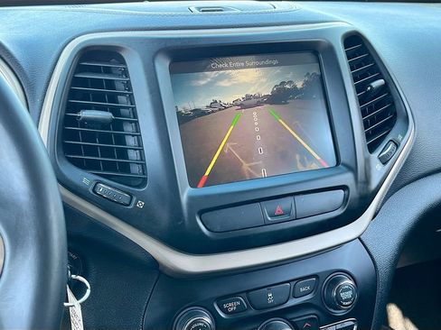 Used 2015 Jeep Cherokee Latitude image 14