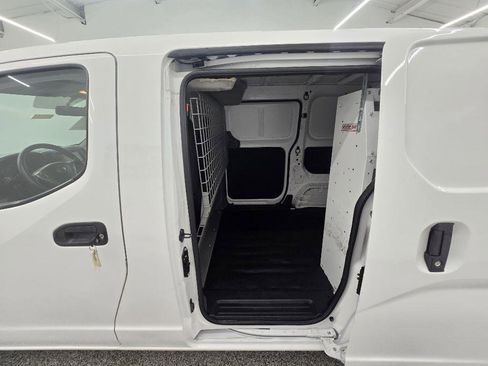 Used 2020 Nissan NV200 SV w/ Back Door Glass Package image 9