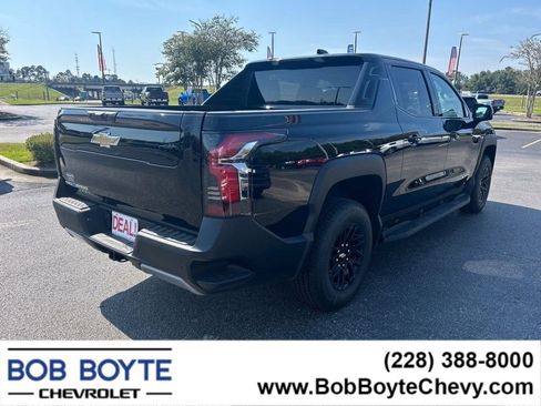New 2025 Chevrolet Silverado EV LT image 5