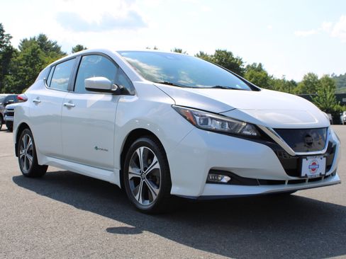 Used 2019 Nissan Leaf SV Plus w/ SV Plus Technology Package FWD image 4