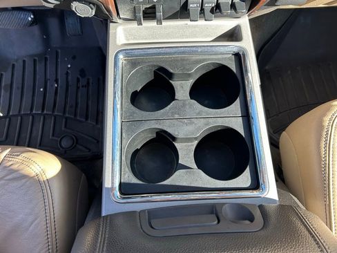 Used 2015 Ford F250 Lariat w/ Lariat Ultimate Package image 19