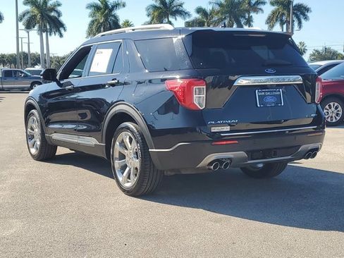 Used 2020 Ford Explorer Platinum w/ Premium Technology Package image 4