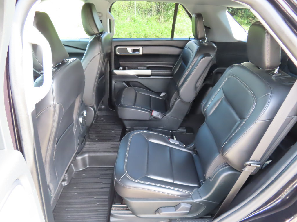 Used 2021 Ford Explorer XLT AWD/4WD image 30