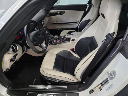 Used 2012 Mercedes-Benz SLS AMG Roadster image 13