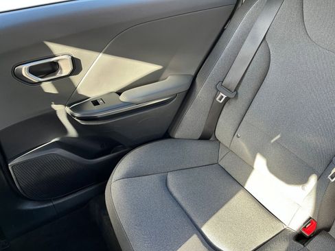 Used 2025 Kia K4 LXS image 38