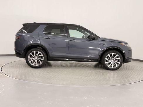 New 2025 Land Rover Discovery Sport Dynamic SE image 8
