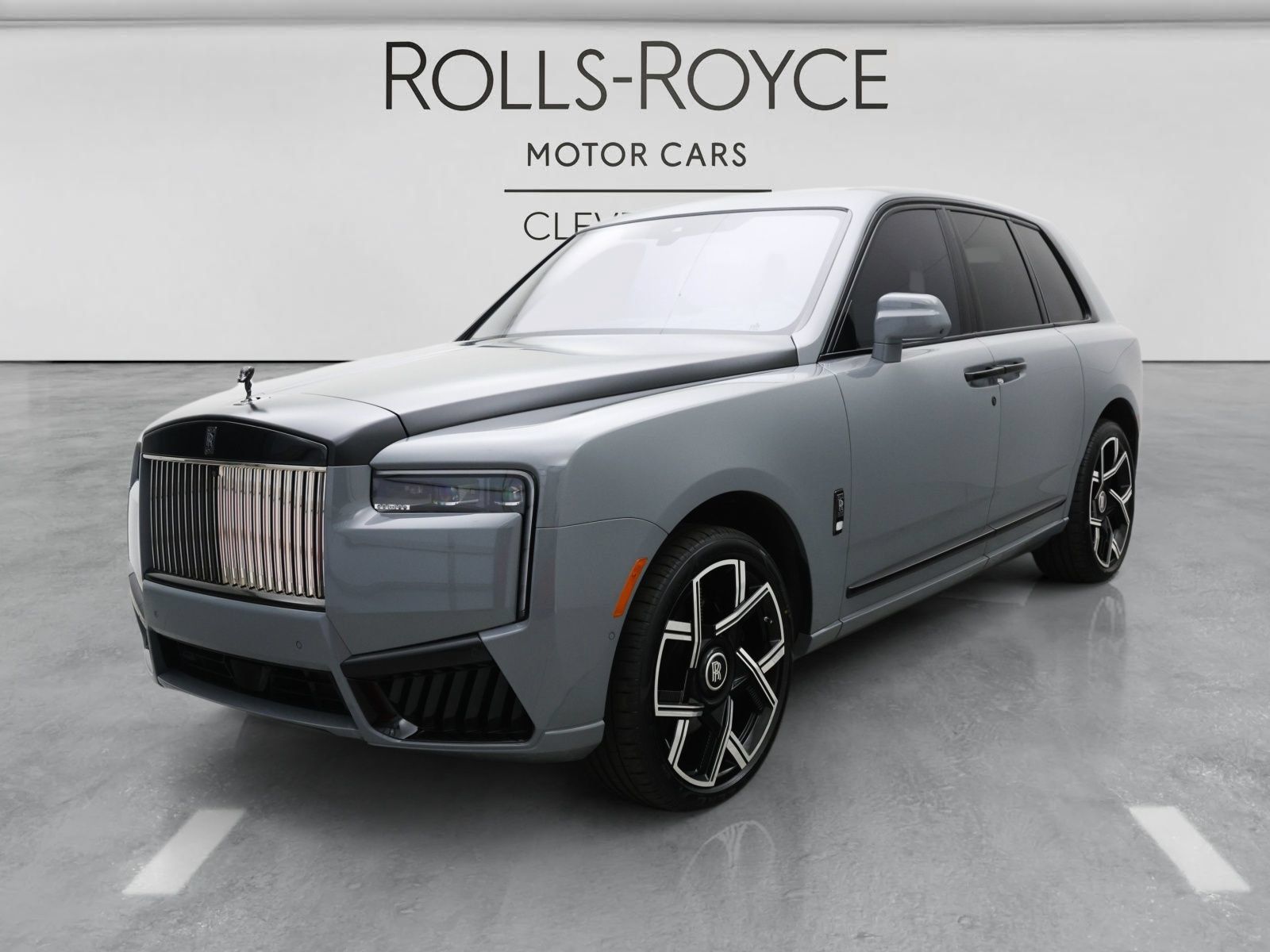 Certified 2025 Rolls-Royce Cullinan Black Badge AWD/4WD image 18