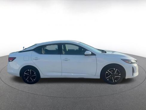 Used 2025 Nissan Sentra SV FWD image 16