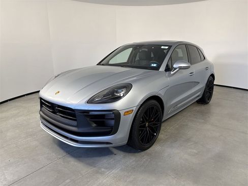 Certified 2025 Porsche Macan GTS image 1