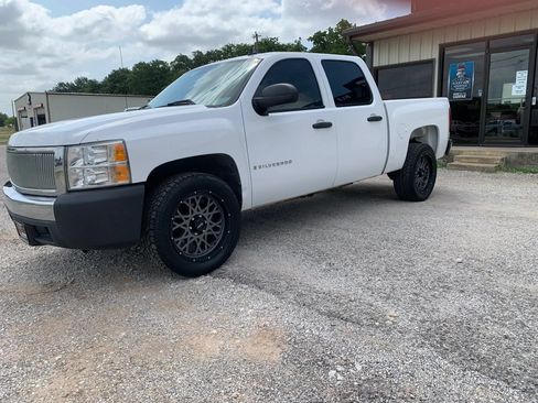 Used 2007 Chevrolet Silverado 1500 W/T RWD image 3