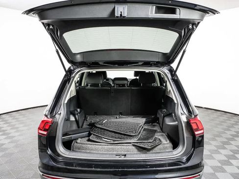 Used 2020 Volkswagen Tiguan SE image 29