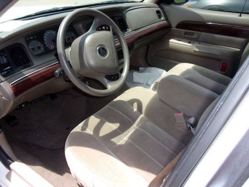 Used 2003 Mercury Grand Marquis GS RWD image 8