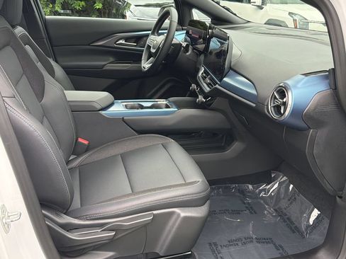 Used 2024 Chevrolet Equinox EV LT FWD image 10