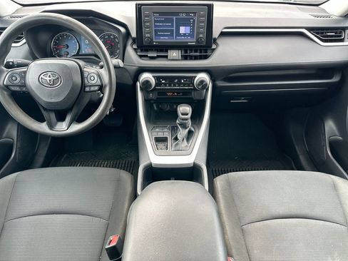 Used 2022 Toyota RAV4 LE image 11