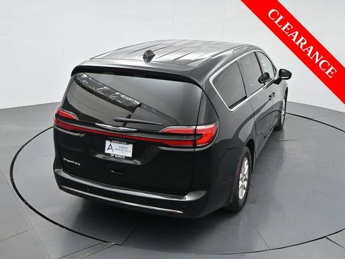 Used 2024 Chrysler Pacifica Touring-L image 56