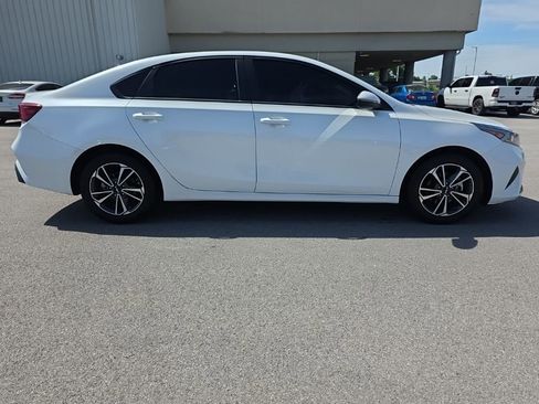 Used 2024 Kia Forte LXS w/ LXS Technology Package FWD image 4