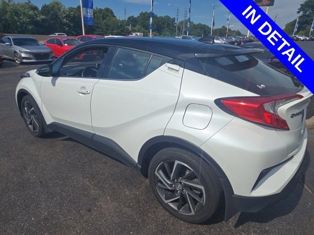 Used 2020 Toyota C-HR Limited FWD image 11