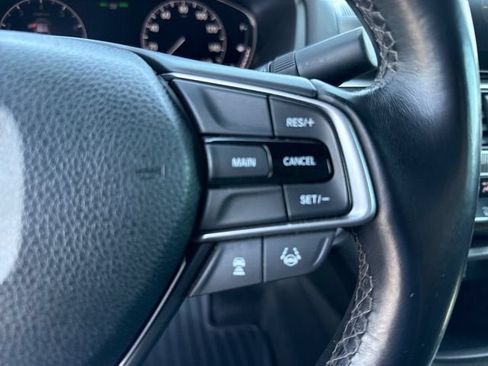 Used 2018 Honda Accord Sport image 24