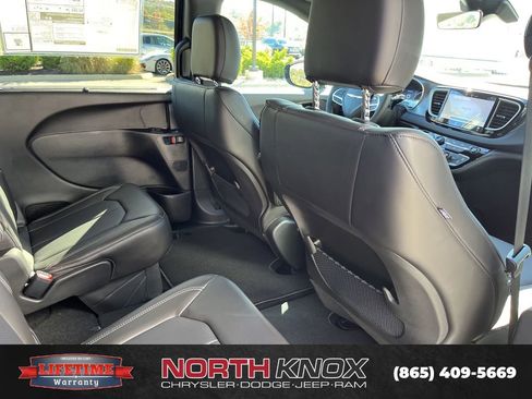 New 2026 Chrysler Voyager LX image 26