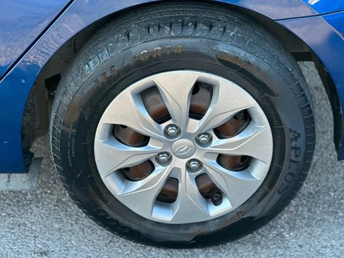 Used 2015 Hyundai Accent GLS image 23