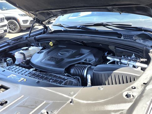 Certified 2022 Jeep Grand Cherokee Overland w/ Luxury Tech Group IV RWD image 20