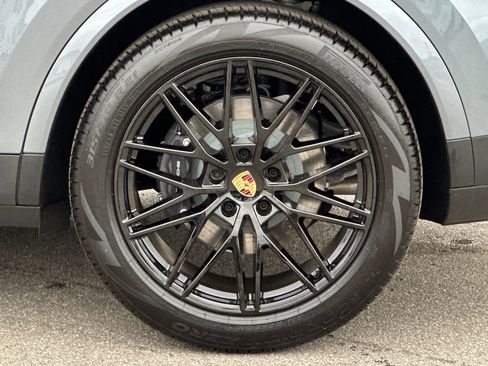 New 2026 Porsche Cayenne Coupe AWD/4WD image 45