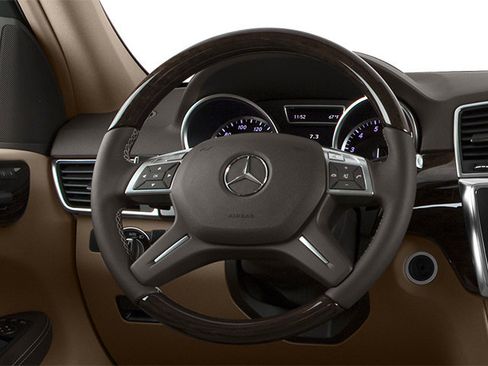 Used 2013 Mercedes-Benz ML 350 4MATIC image 9