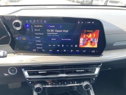 Used 2024 Chevrolet Traverse LT AWD/4WD image 13