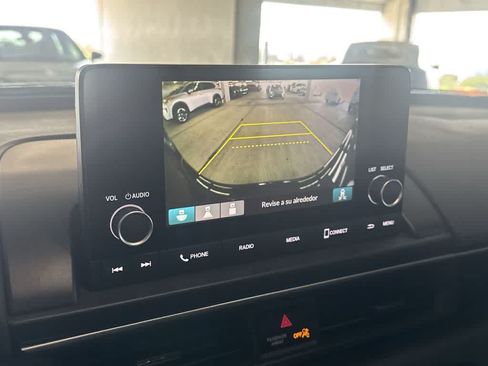 Used 2023 Honda Pilot Sport image 18