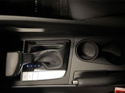 Certified 2026 Hyundai Elantra SE FWD image 17
