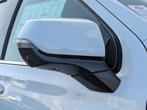 New 2026 Chevrolet Suburban High Country image 12