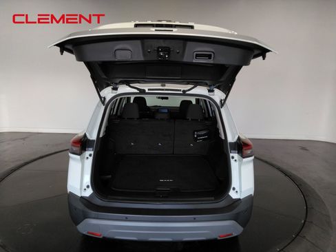 Used 2023 Nissan Rogue S image 9