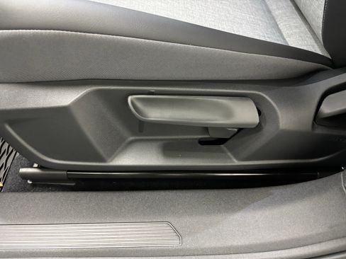 New 2025 Volkswagen ID.4 Pro image 4