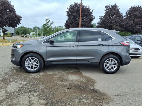 Used 2024 Ford Edge SEL w/ Convenience Package AWD/4WD image 2