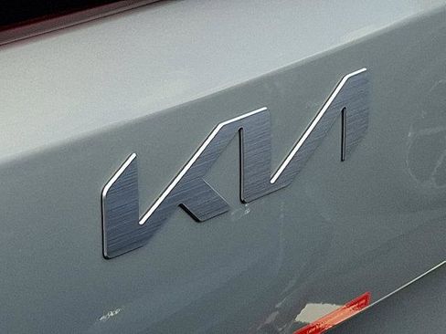 New 2026 Kia Carnival SX image 11